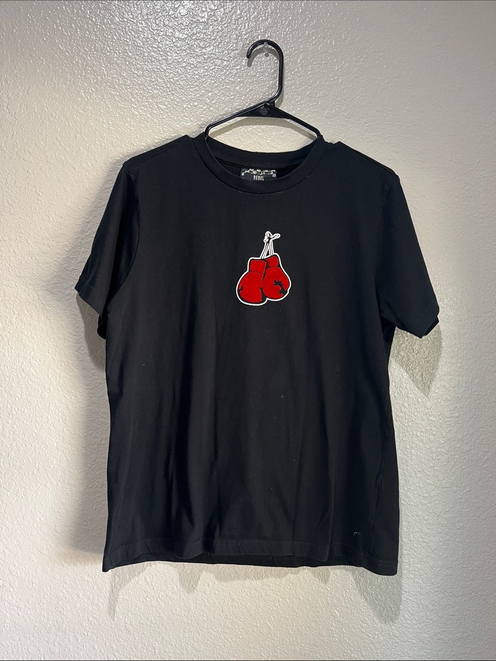 Rebel Vengeance Black Short Sleeve Tee  Red Boxing Gloves Patch Sz S  Street